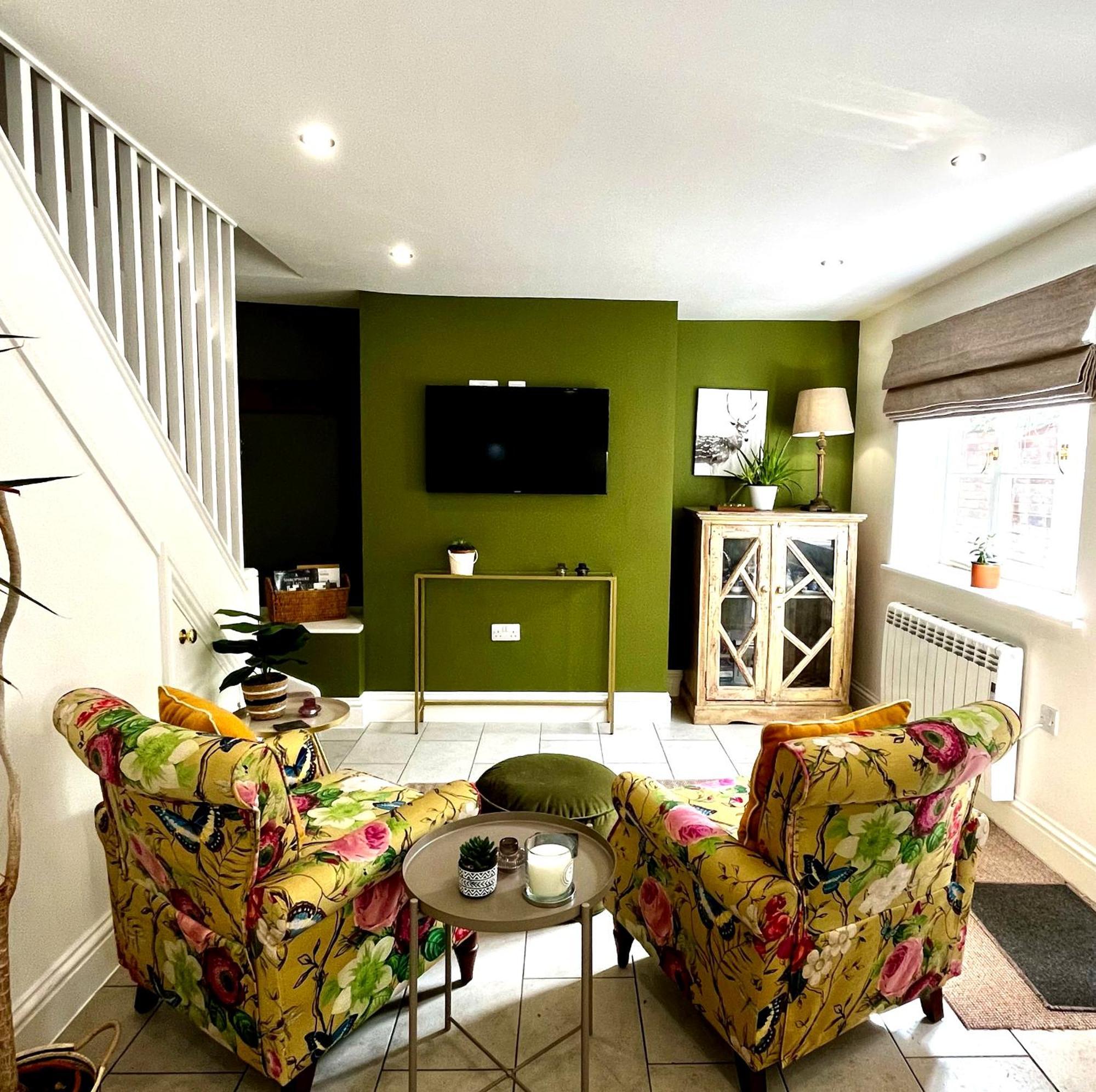 Flower Cottage By Ludlow Castle With Onsite Parking Екстер'єр фото
