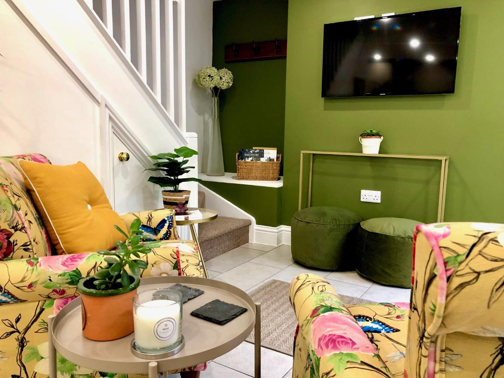 Flower Cottage By Ludlow Castle With Onsite Parking Екстер'єр фото