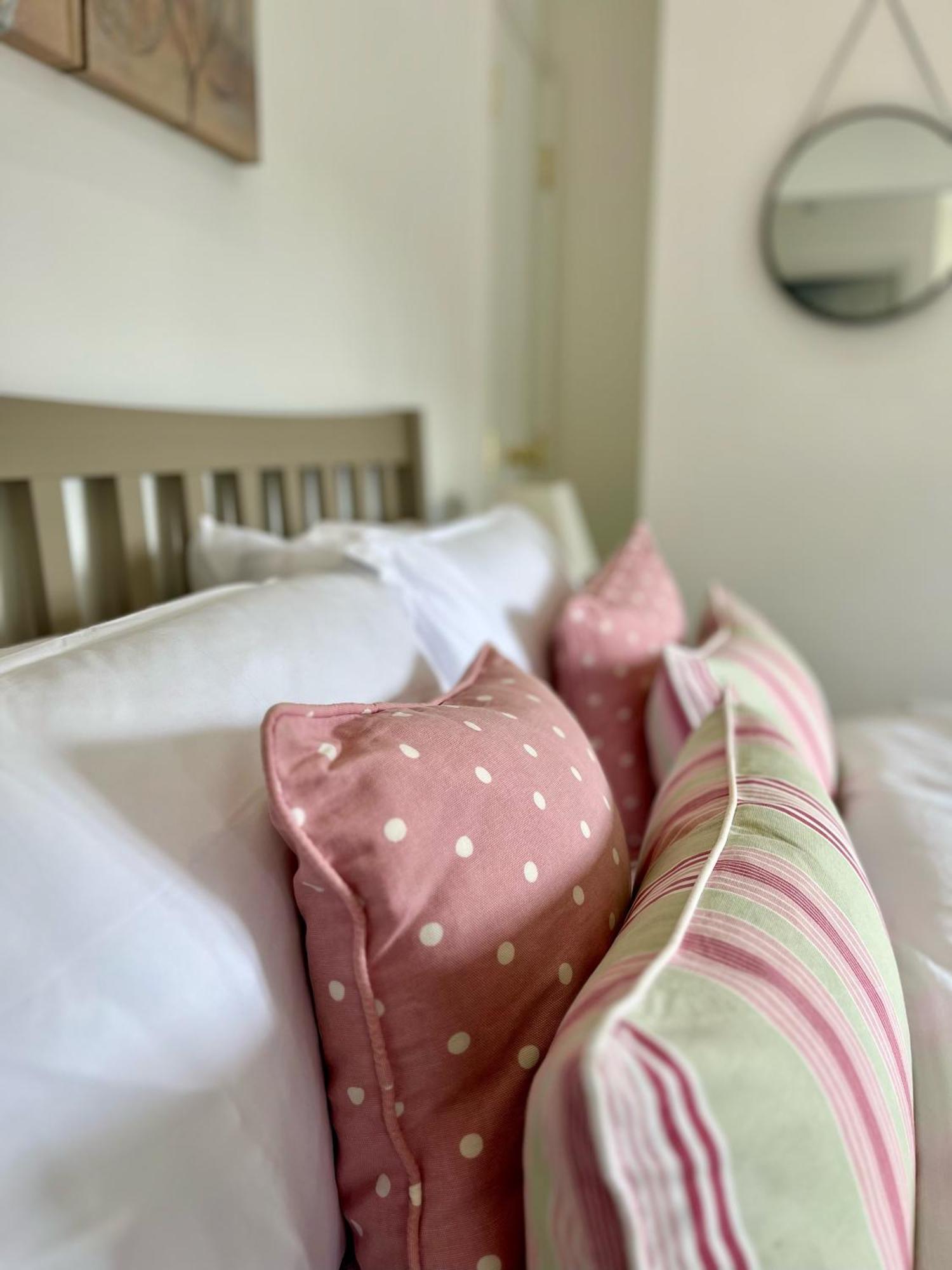 Flower Cottage By Ludlow Castle With Onsite Parking Екстер'єр фото