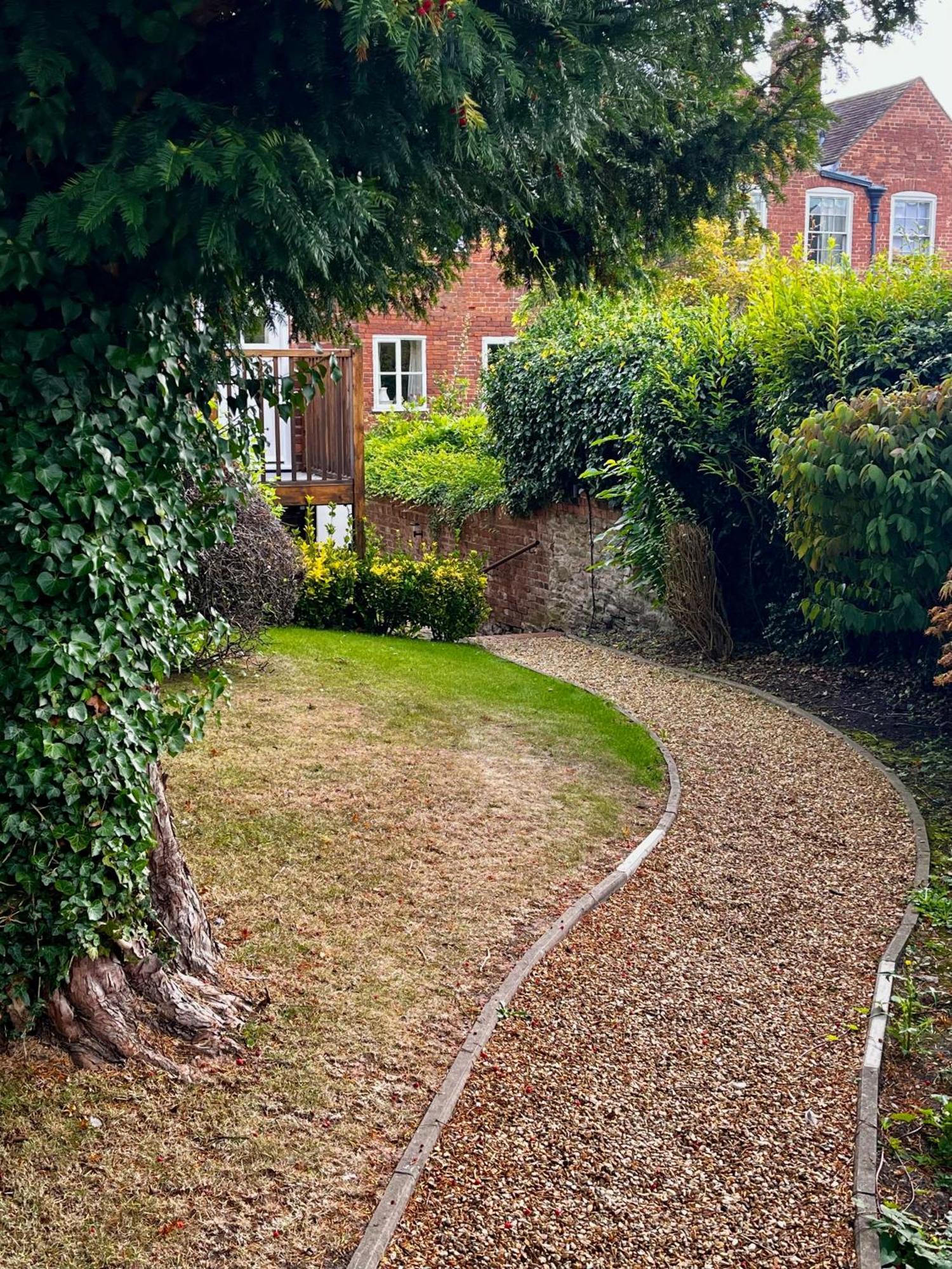 Flower Cottage By Ludlow Castle With Onsite Parking Екстер'єр фото