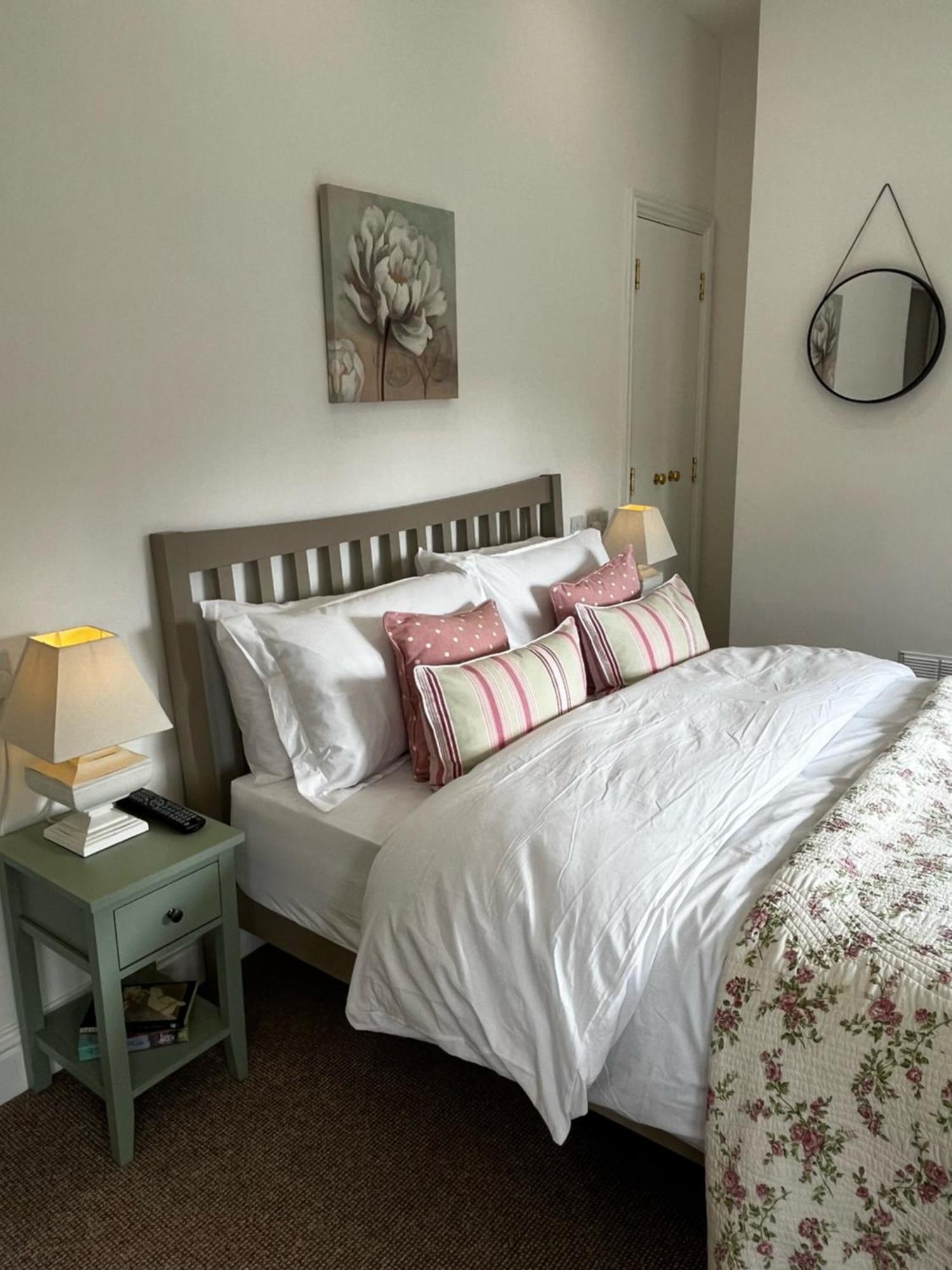 Flower Cottage By Ludlow Castle With Onsite Parking Екстер'єр фото