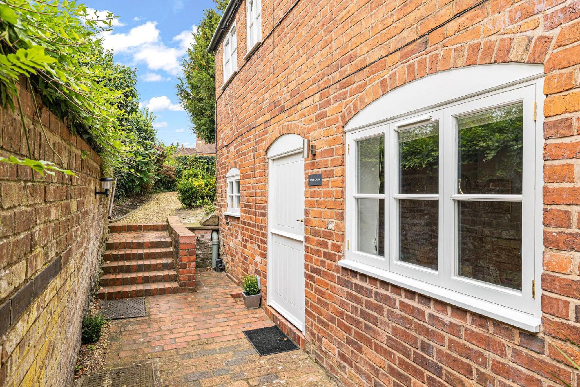 Flower Cottage By Ludlow Castle With Onsite Parking Екстер'єр фото